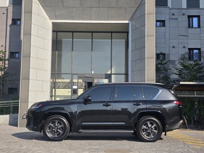 LEXUS LX - 2