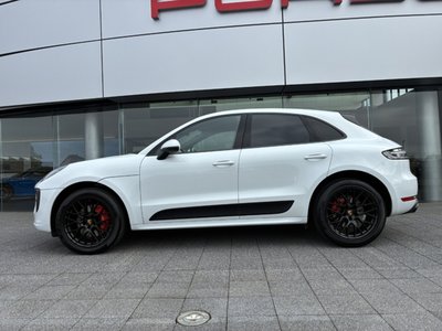 PORSCHE MACAN - 2