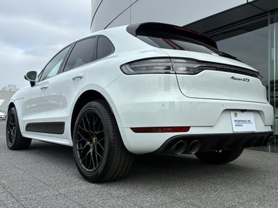 PORSCHE MACAN - 3