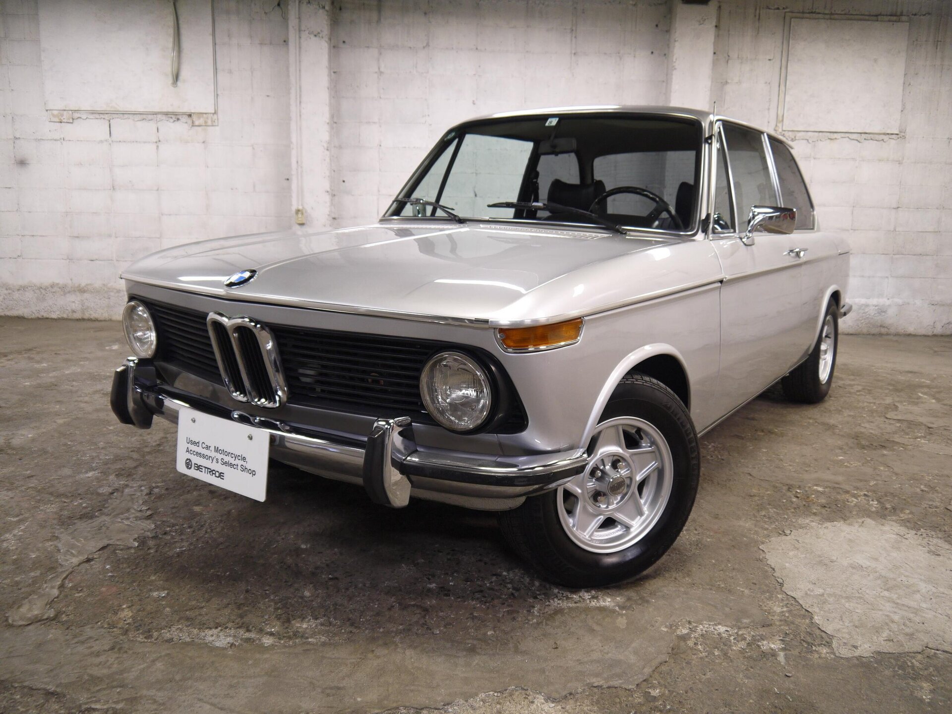 BMW 2002 SERIES - View 1