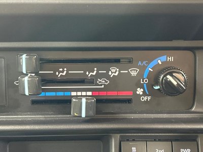 2025 Toyota LAND CRUISER 70 — миниатюра 40
