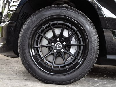LAND ROVER DEFENDER - 8