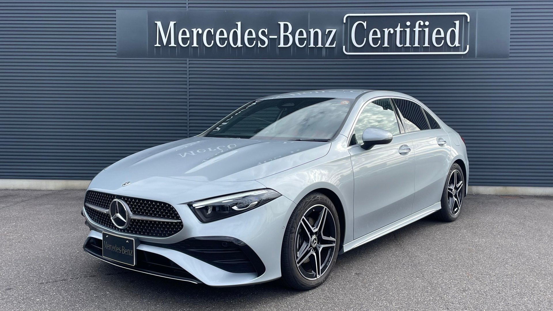 MERCEDES-BENZ A-CLASS SEDAN - View 1