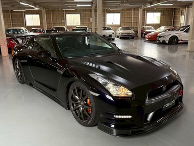 NISSAN GT-R