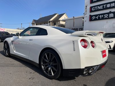 NISSAN GT-R - 4