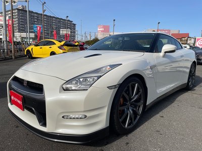 NISSAN GT-R - 1