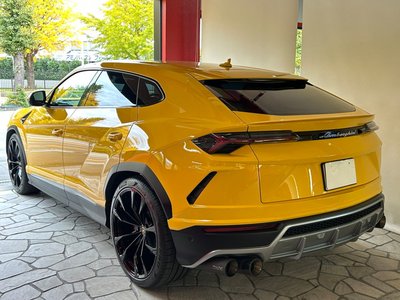 LAMBORGHINI URUS - 6