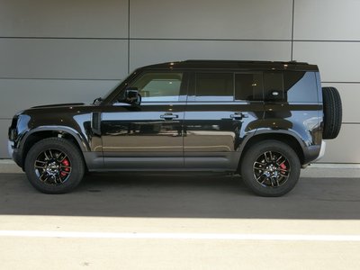 LAND ROVER DEFENDER - 8