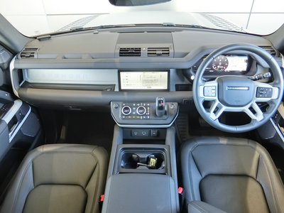 LAND ROVER DEFENDER - 6