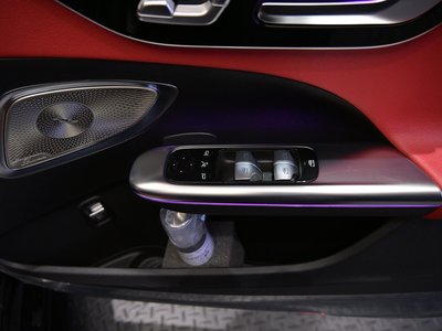 2025 MERCEDES-BENZ C-CLASS — миниатюра 29