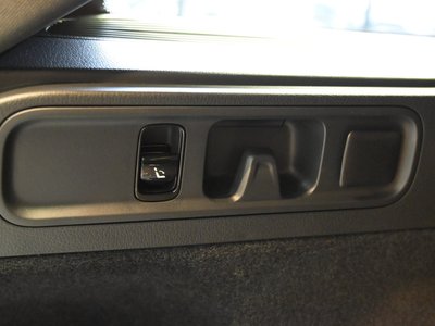 2025 MERCEDES-BENZ C-CLASS — миниатюра 31