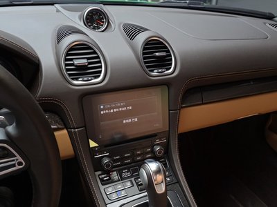 صورة مصغرة 18 لـ 2023 Porsche 718