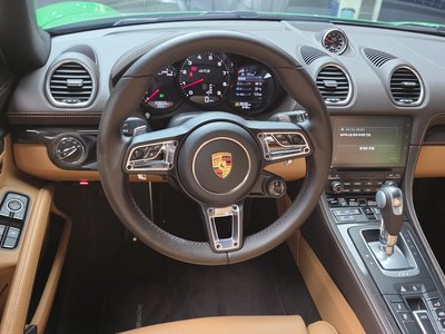 صورة مصغرة 17 لـ 2023 Porsche 718