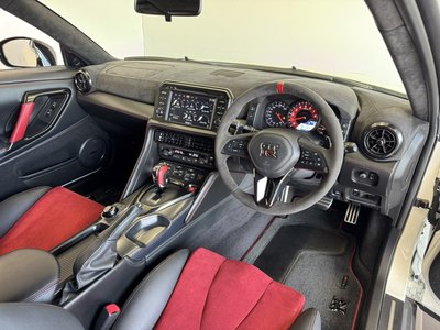 NISSAN GT-R - 7