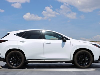 2023 Lexus NX — миниатюра 17