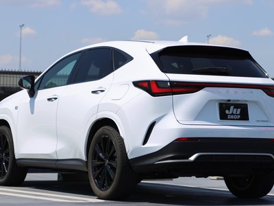 2023 Lexus NX — миниатюра 25