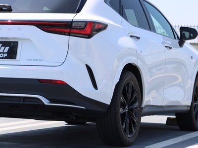 2023 Lexus NX — миниатюра 23
