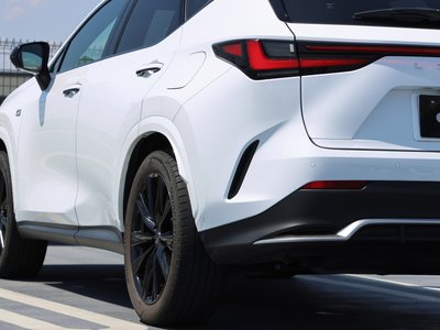 2023 Lexus NX — миниатюра 28