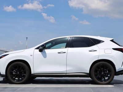 2023 Lexus NX — миниатюра 16