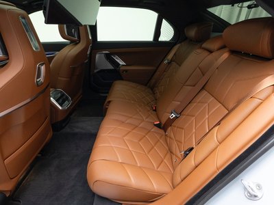 صورة مصغرة 11 لـ 2026 BMW 7 SERIES