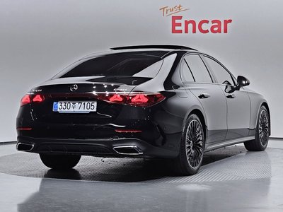 MERCEDES-BENZ E-CLASS - 4