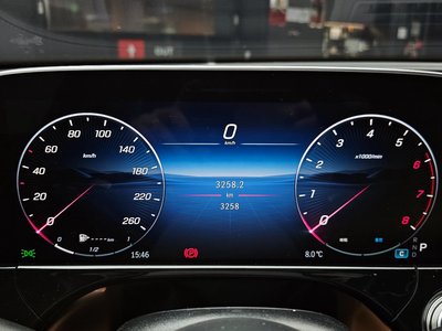 MERCEDES-BENZ E-CLASS - 8