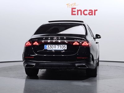 MERCEDES-BENZ E-CLASS - 3