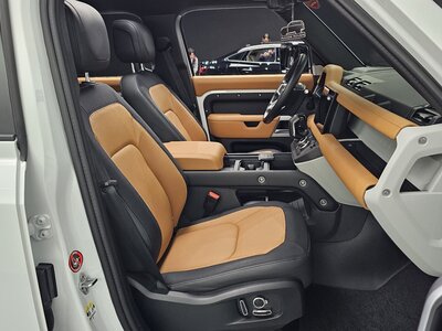 LAND ROVER DEFENDER - 10