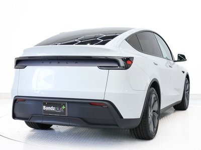 TESLA MODEL Y - 10