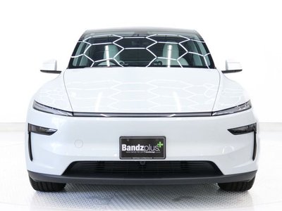 TESLA MODEL Y - 5