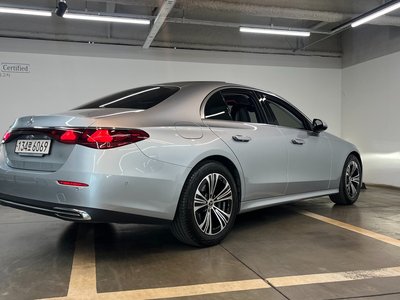 MERCEDES-BENZ E-CLASS - 4