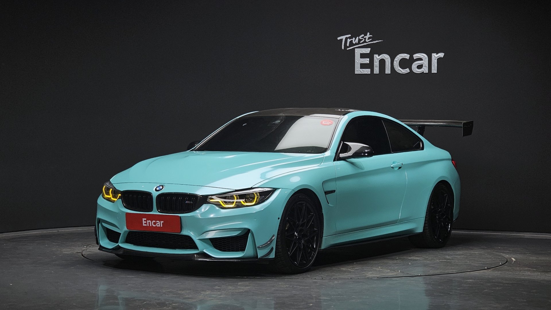 BMW M4 - View 1