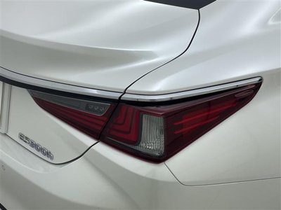 صورة مصغرة 44 لـ 2021 Lexus ES