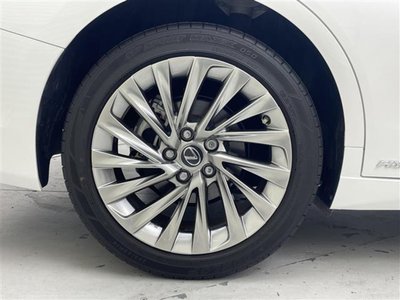صورة مصغرة 47 لـ 2021 Lexus ES