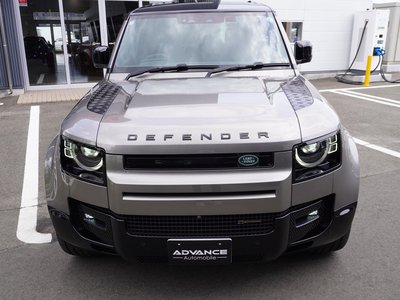 LAND ROVER DEFENDER - 4