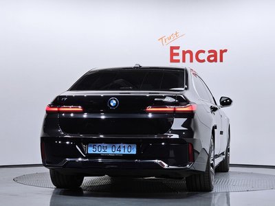 BMW I7 - 3