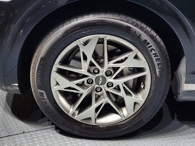 صورة 6 لـ 2022 Genesis GV70