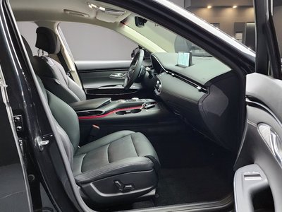 صورة 10 لـ 2022 Genesis GV70