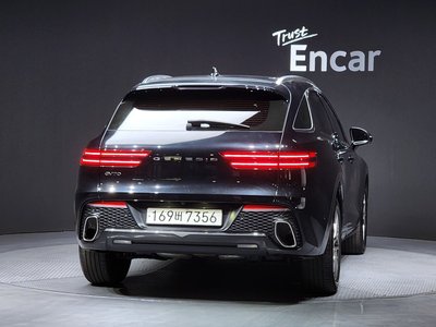 صورة 3 لـ 2022 Genesis GV70