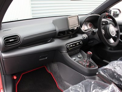 TOYOTA GR YARIS - 10