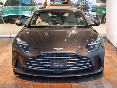 ASTON MARTIN DB12 - 6