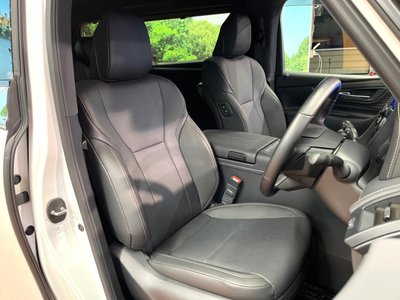 TOYOTA ALPHARD - 10