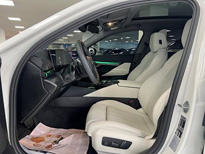 2025 BMW 5 SERIES 照片 10