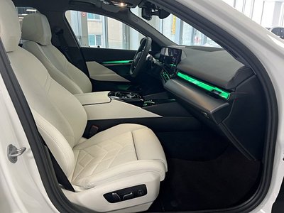 2025 BMW 5 SERIES — миниатюра 12