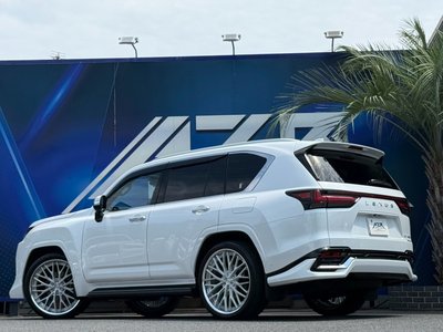 صورة 4 لـ 2025 Lexus LX