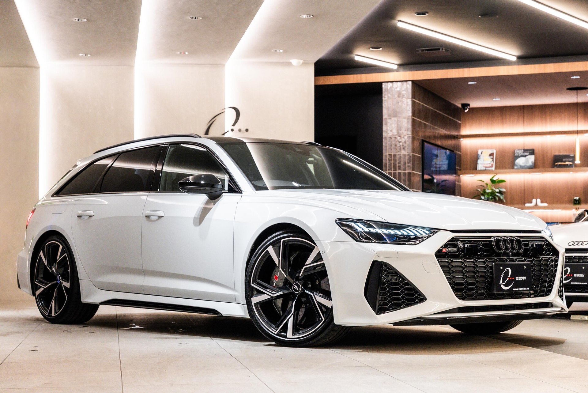 AUDI RS6 AVANT - View 1