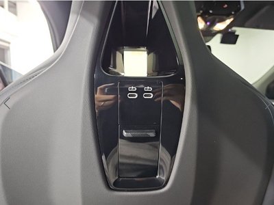 2023 BMW IX — миниатюра 13