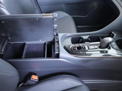 صورة مصغرة 32 لـ 2025 Toyota CROWN SPORT