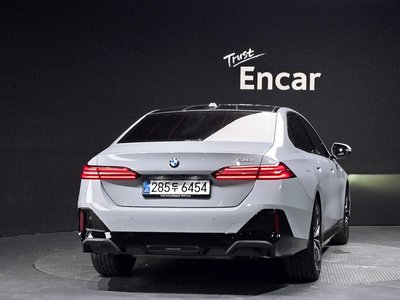 BMW 5 SERIES - 4