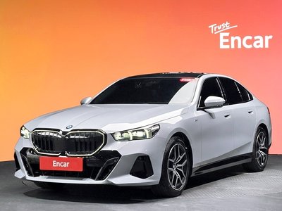 BMW 5 SERIES - 1